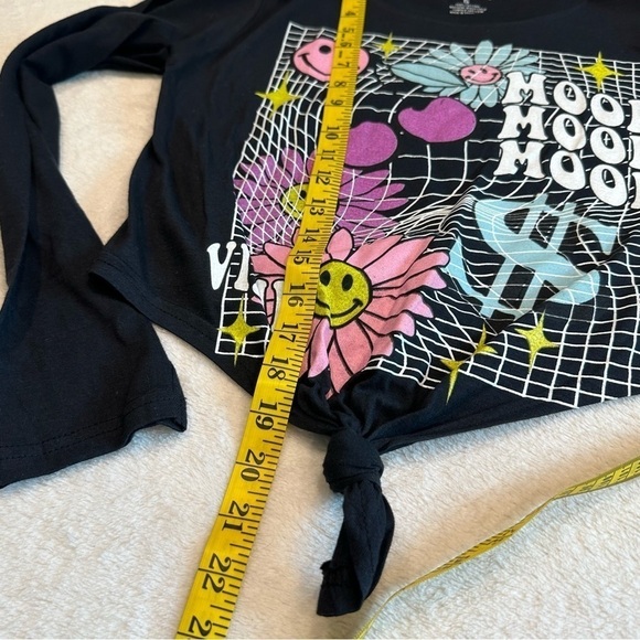 NWT On Fire Retro Daisy Graphic Print Tie Front Long Sleeve Tee - Picture 6 of 7